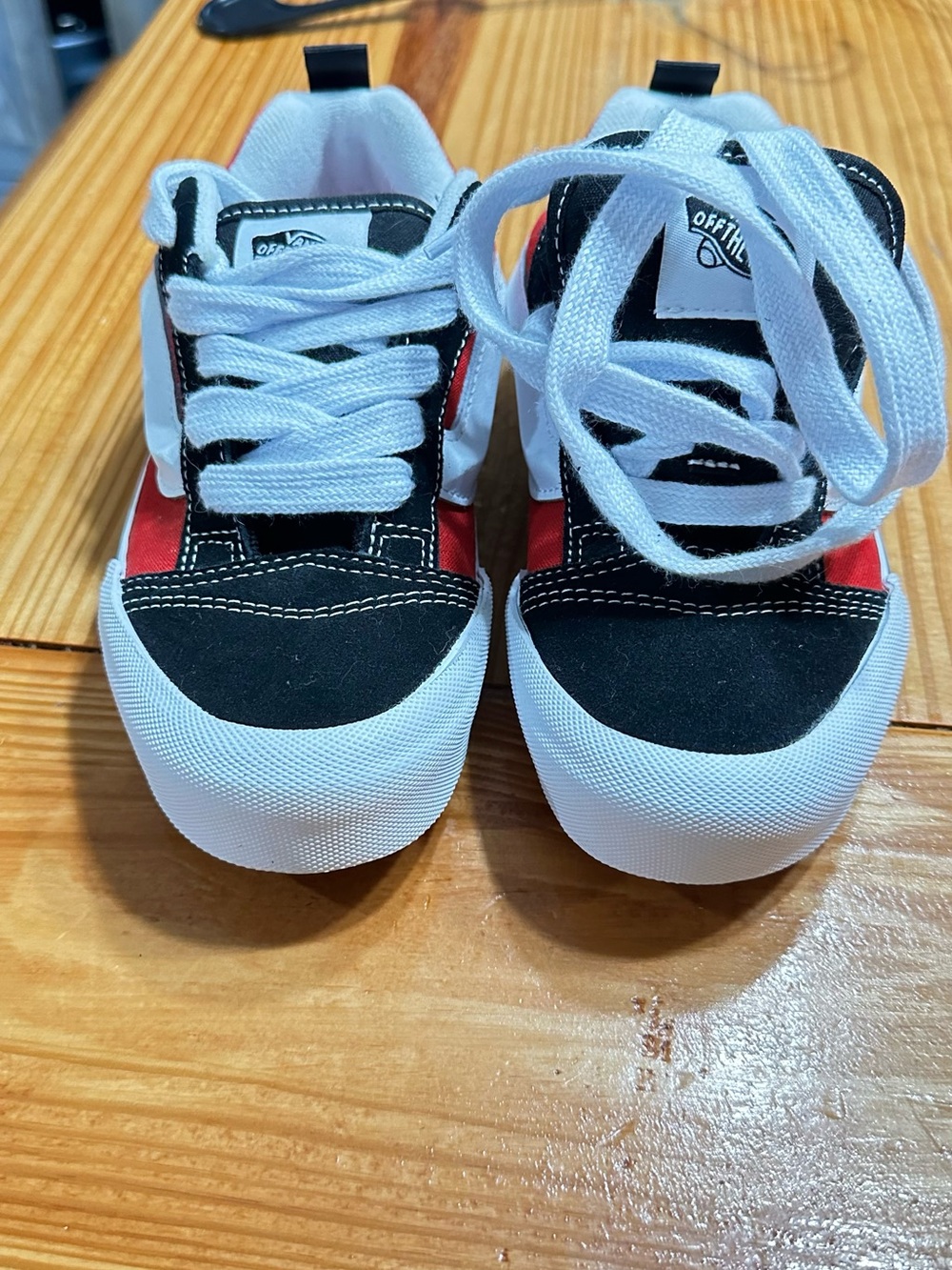 Vans Kids Low-Top Sneakers in Black, Red & White